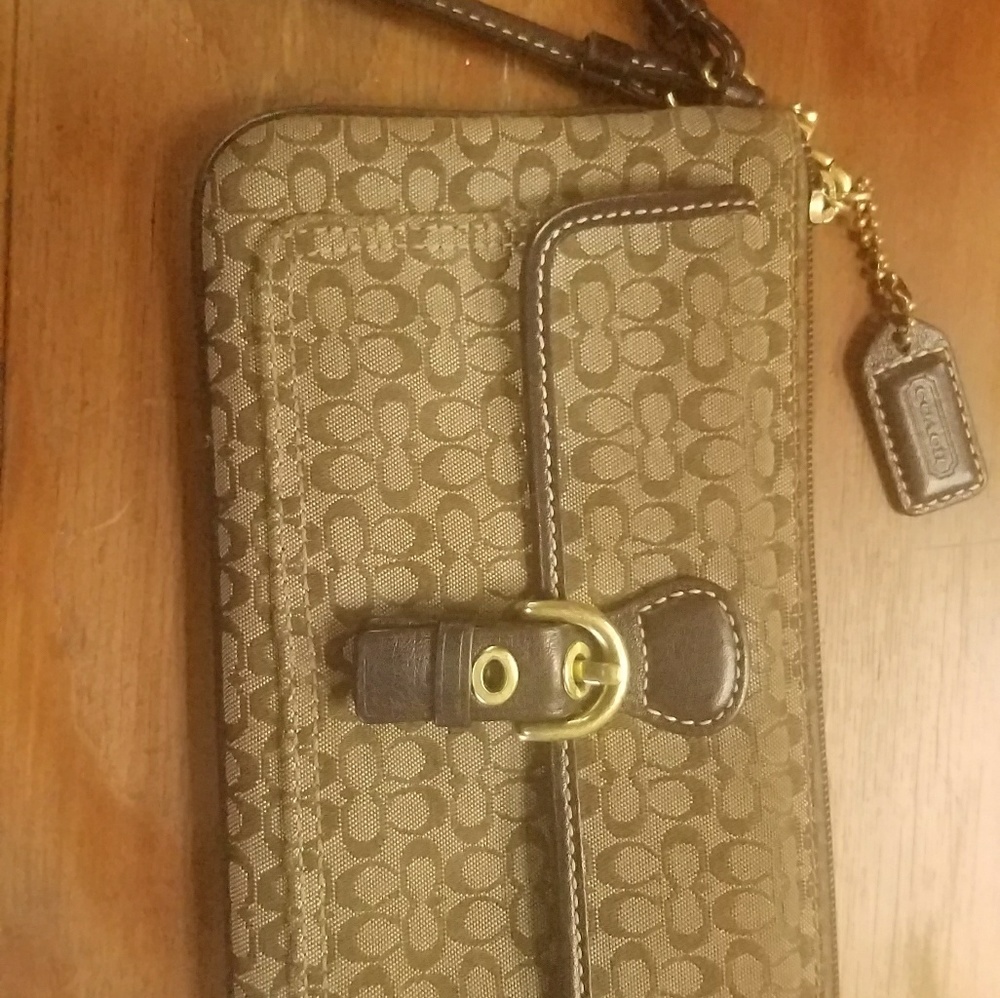 Wristlet